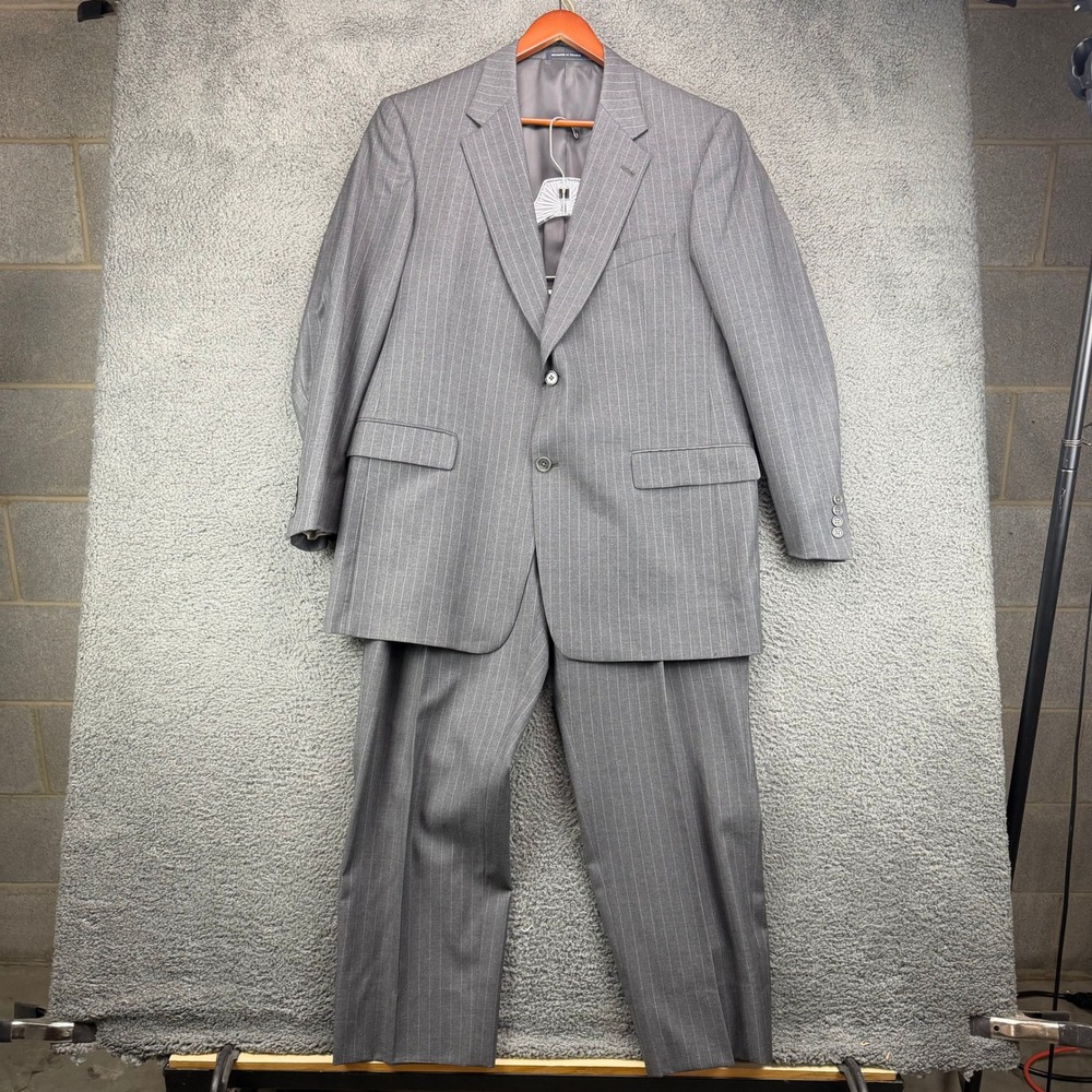 Daniel Cremieux Mens Gray Pinstripe Wool Suit Loro Piana Fabric 2 Button 44R 38W
